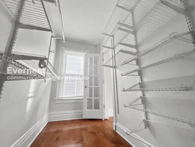 Building Photo - 430 Morrison Ave