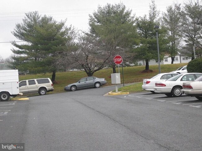 Building Photo - 3514 Cranmer Mews