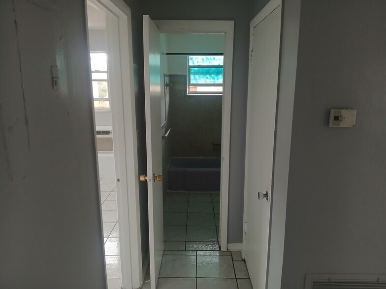 Building Photo - 7640 Pembroke Rd