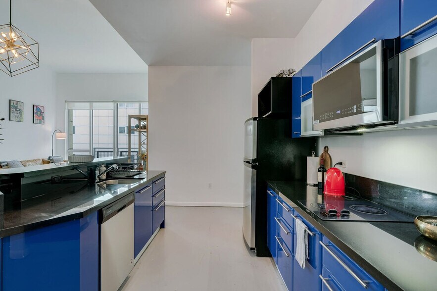 Building Photo - 235 NE 2nd St