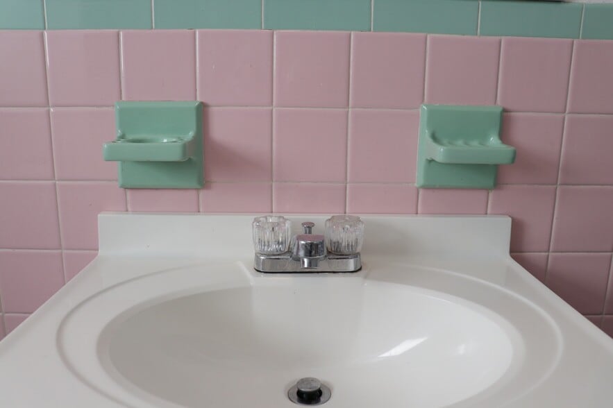 Building Photo - 5801 Douglas St