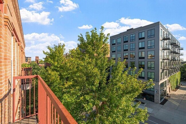 Building Photo - 615 N 1st St