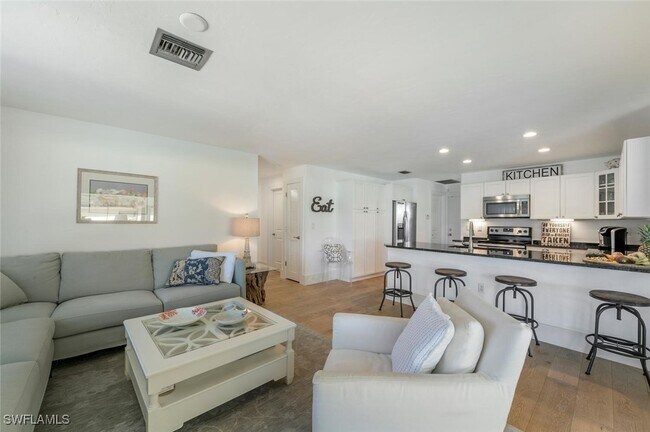 Building Photo - 239 Torrey Pines Point