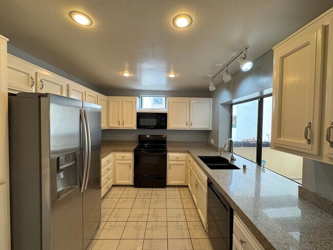 Building Photo - Stunning house in the heart of La Jolla Cl...