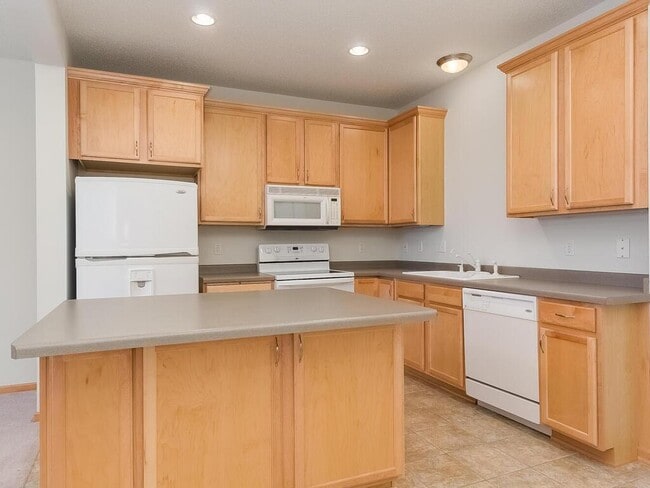 Building Photo - 3600 Wooddale Ave S