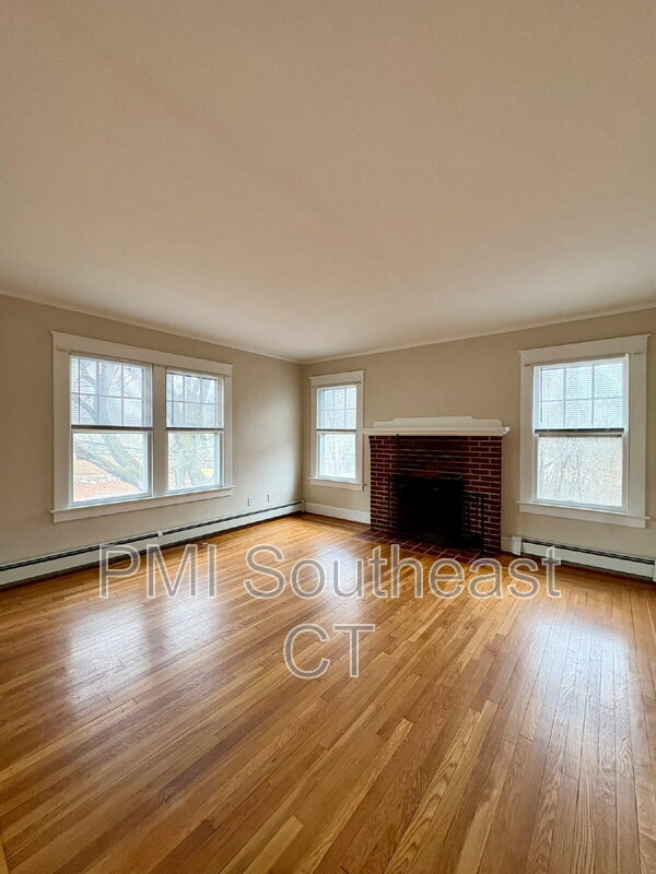 Building Photo - 640 Williams St