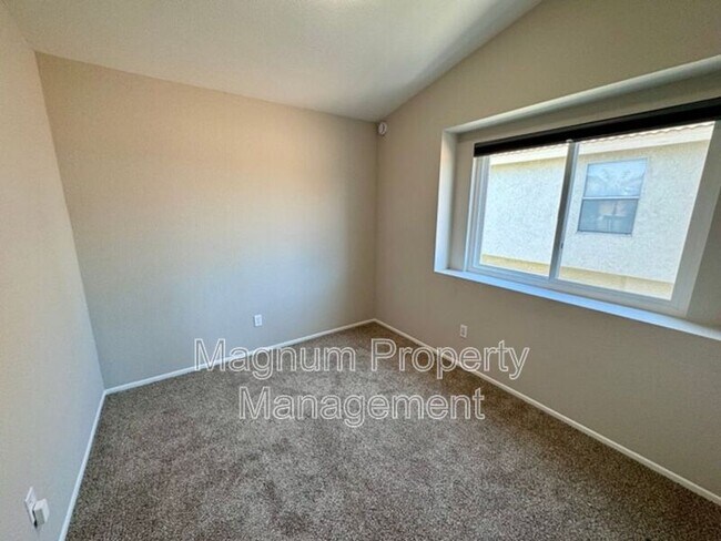 Building Photo - 39739 Creative Dr