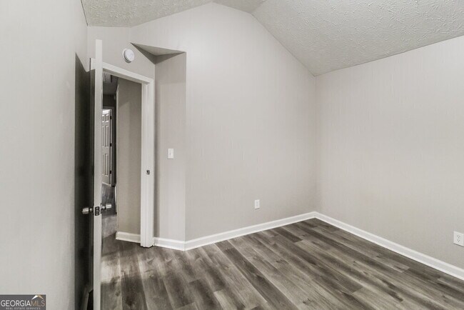 Building Photo - 1455 Pebble Ridge Ln