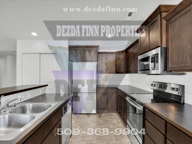 Building Photo - Recently Built, 3 Bed, 2 Bath, 1 Level Spo...