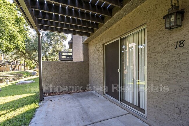 Building Photo - 2232 W Lindner Ave