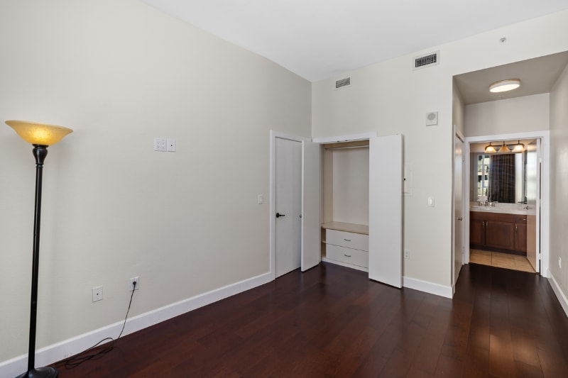 Building Photo - 530 K St