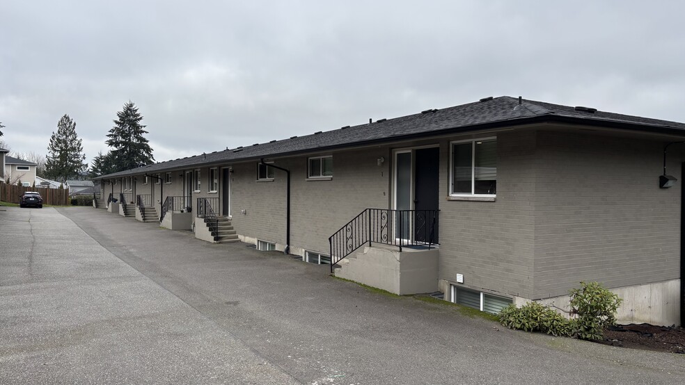 Building Photo - 7800 Stinson Ave