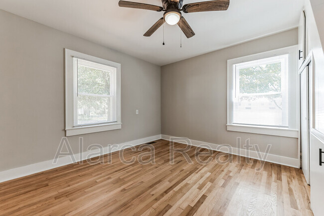 Building Photo - 1027 Briarhill Rd
