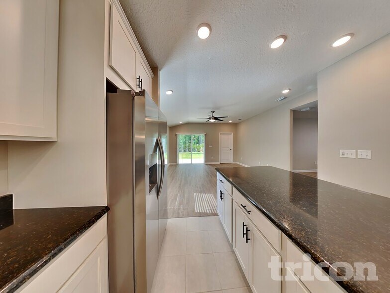 Building Photo - 470 Chandler Dr