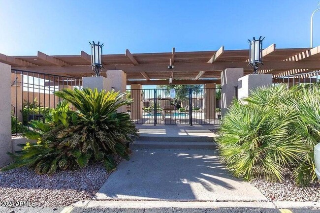 Building Photo - 6709 N Ocotillo Hermoso Cir