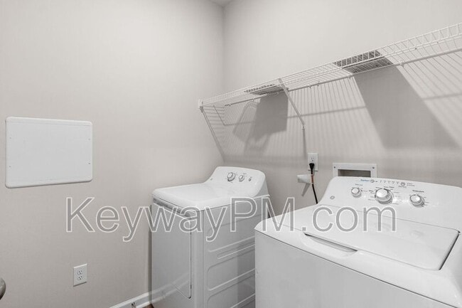 Building Photo - 5017 Greer Dr