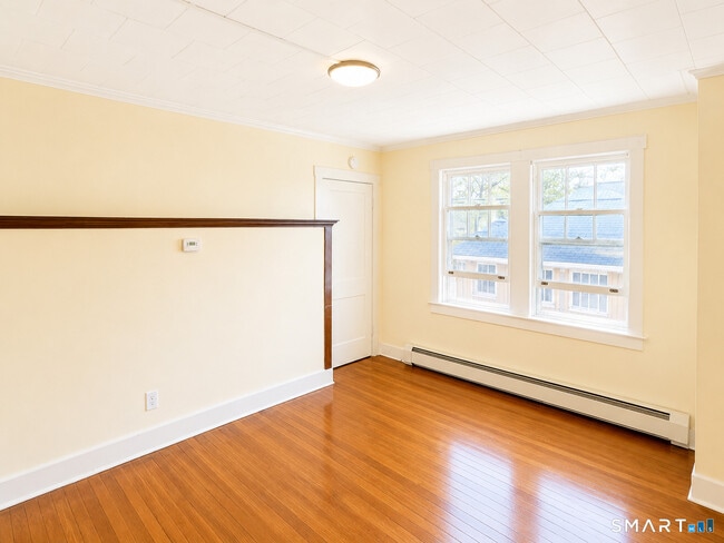 Building Photo - 23 Farnham Ave