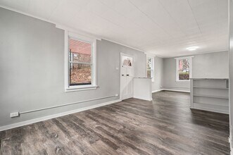 Building Photo - 230 N Balph Ave