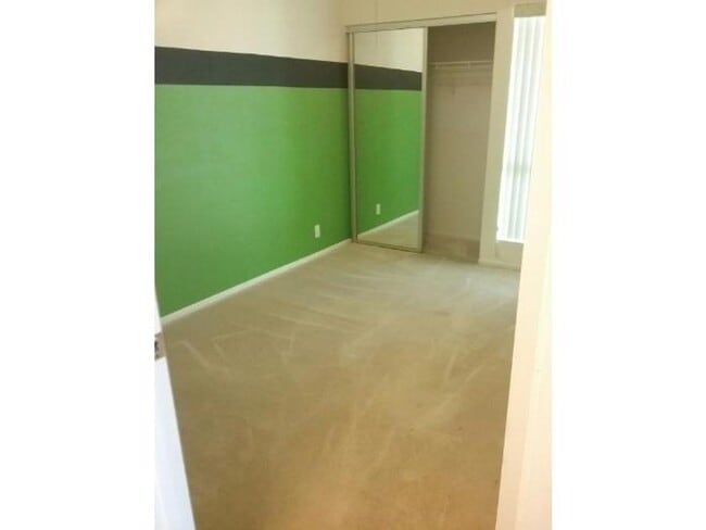 Building Photo - Must See 3 bedroom home