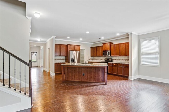 Building Photo - 6325 Pine Bluff Dr