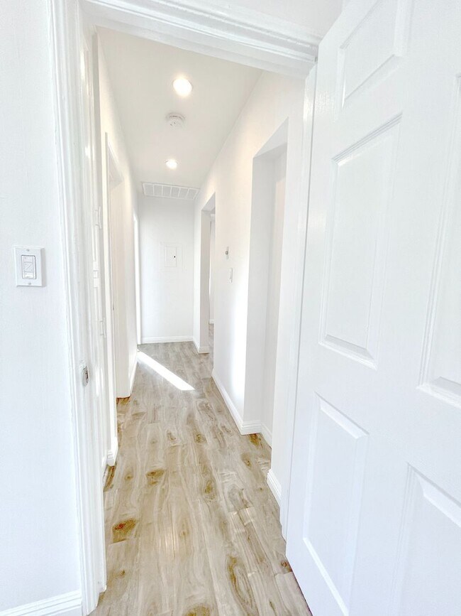 Building Photo - 11914 Ocean Park Blvd