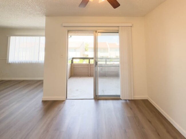 Building Photo - 2 BEDROOM 2 BATH CONDO IN GATED COMMUNITY ...
