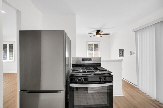 Building Photo - 3 Bedroom 1 Bathroom House for Rent!