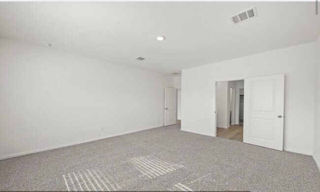 Building Photo - 16779 Country W Dr