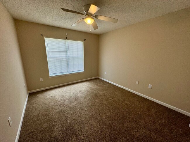 Building Photo - Myrtle Beach - 3 Bedroom / 2 Bathroom House