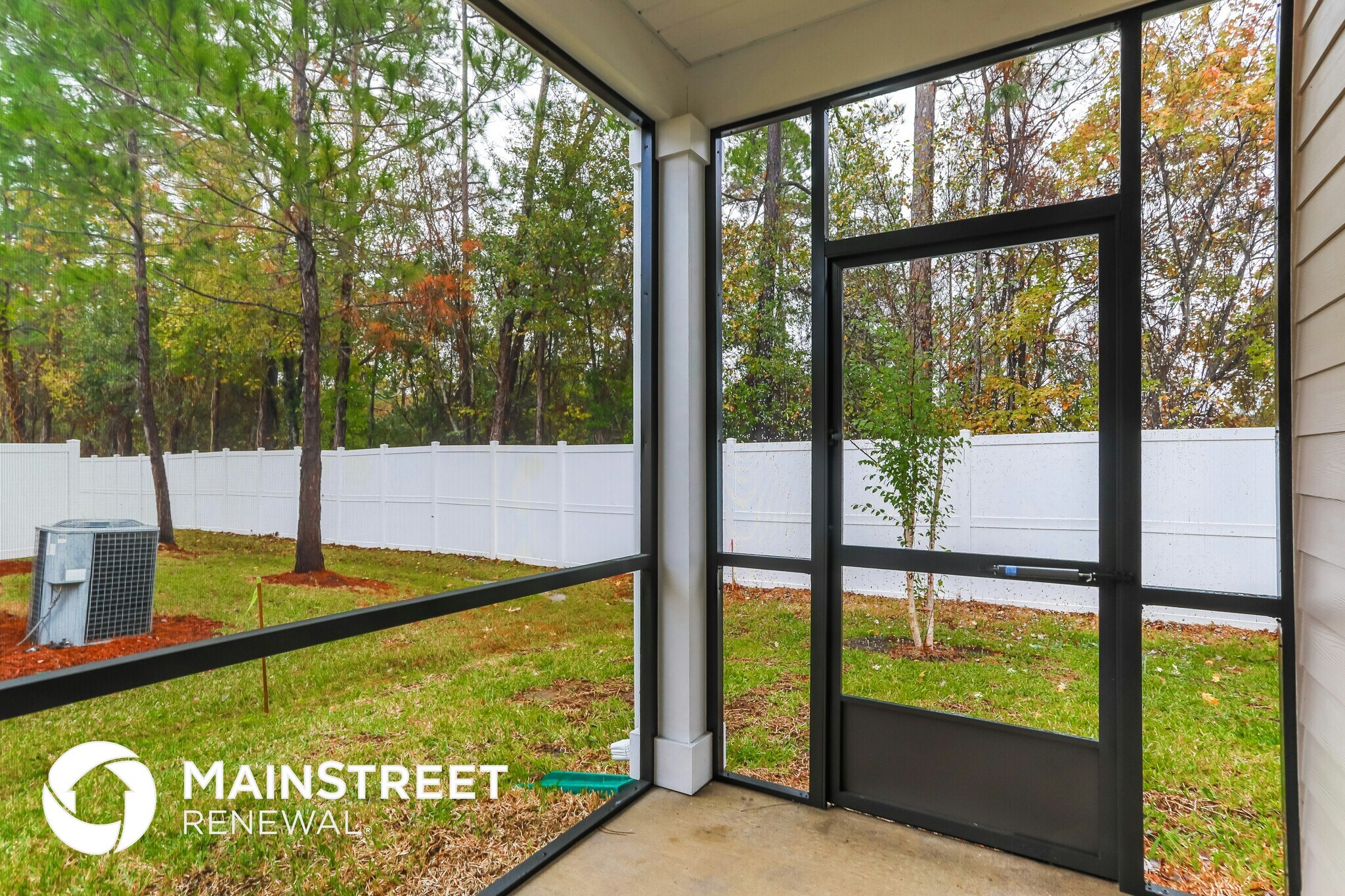 Building Photo - 7415 Palm Hills Dr