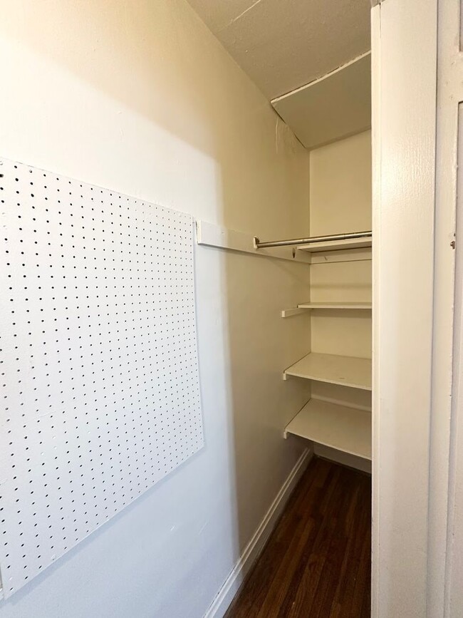 Building Photo - 66 W California Ave