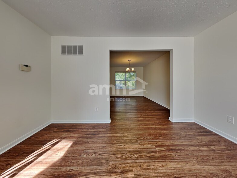 Building Photo - 4498 Megan Danielle Dr