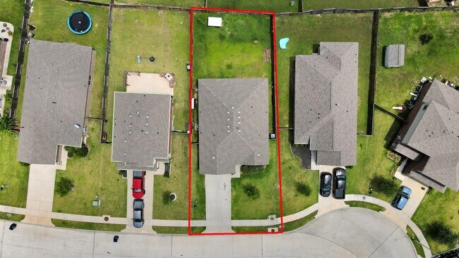 Building Photo - 8620 Havana Dr