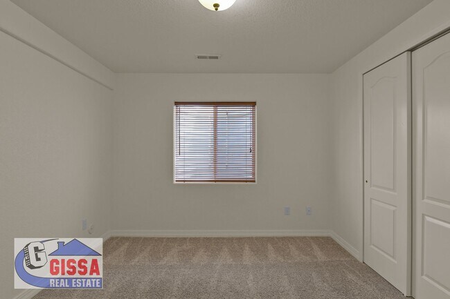 Building Photo - Beautiful home available to move in on 08/05/2026 but not before!