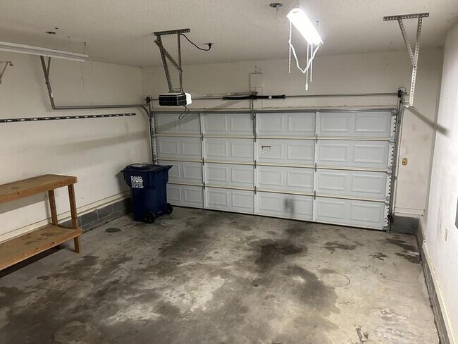 Building Photo - 3 Bed / 2 Bath Rental House in Madison, AL