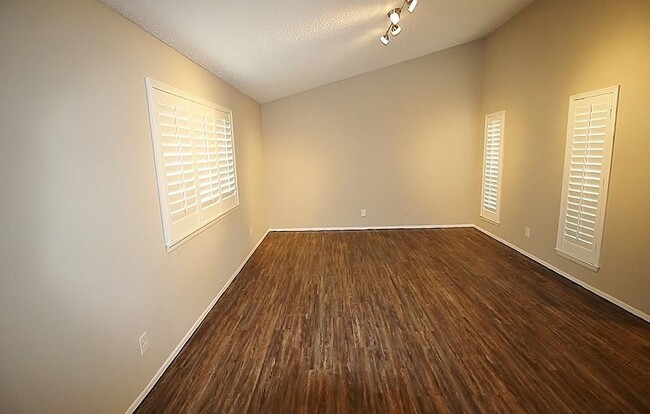 Building Photo - 2812 Lemmontree Ln