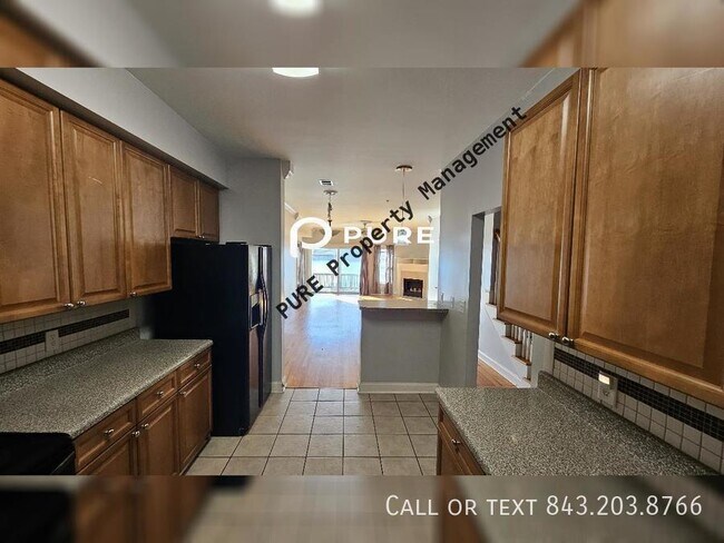 Building Photo - 3 bedroom N. CHS LAKE VIEW AVAILABLE NOW!!!