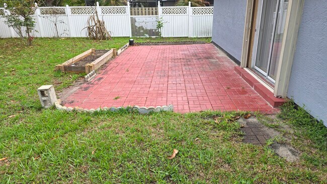 Building Photo - 6448 NW Colgate St