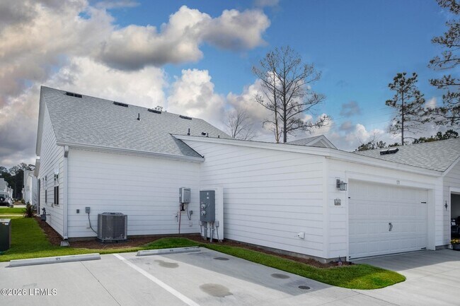 Building Photo - 171 Tropics Ave
