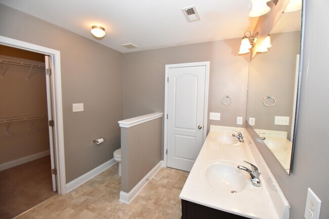 Building Photo - 131 S Prince Henry Way