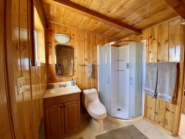 Casita 3/4 bath - 8080 Sunset Rd