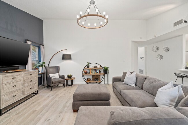 Building Photo - 20 Yewleaf Rd