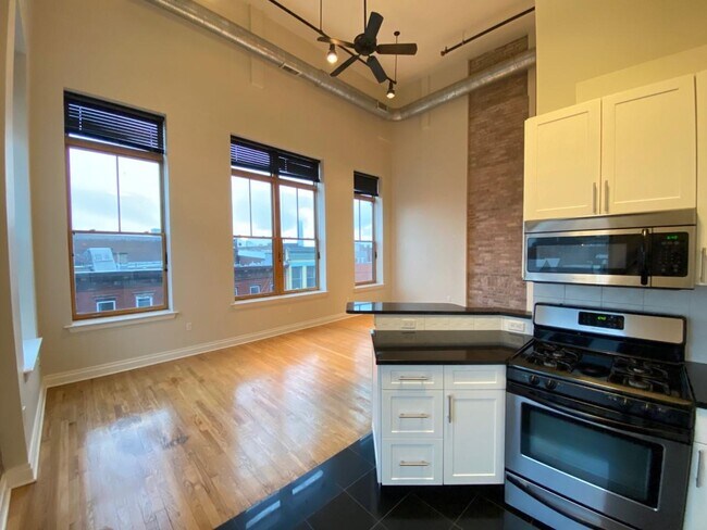 Building Photo - 338 Grove St