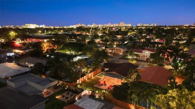 Building Photo - 2407 NE 17th Terrace