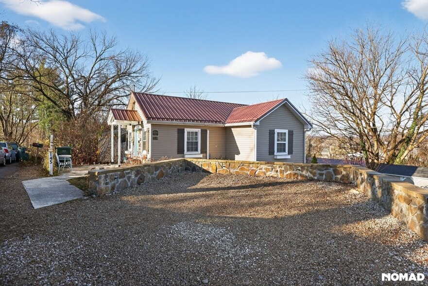 Building Photo - 145 Ridgeview Ln