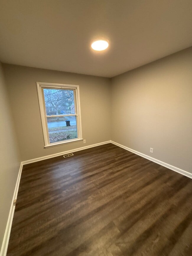 Building Photo - 3823 Manner Dale Dr