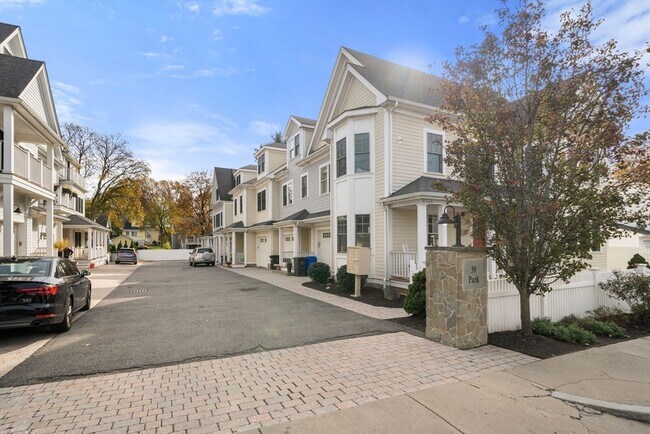 Building Photo - 30 Park St