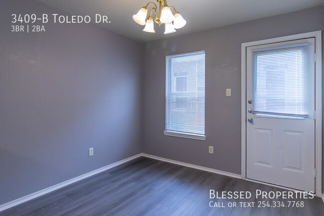 Building Photo - 3409 Toledo Dr
