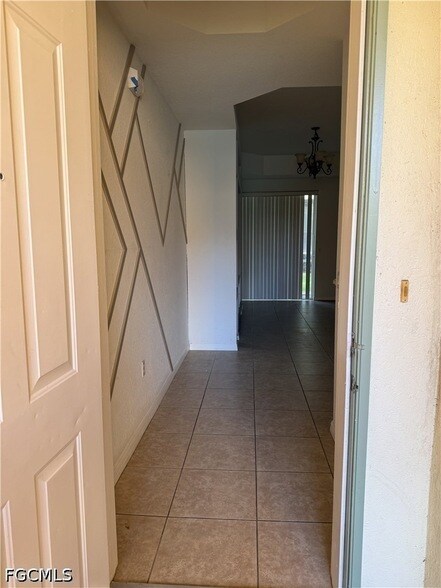 Building Photo - 9813 Quinta Artesa Way