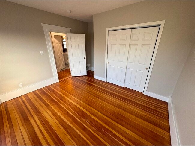 Building Photo - 83 Swan St